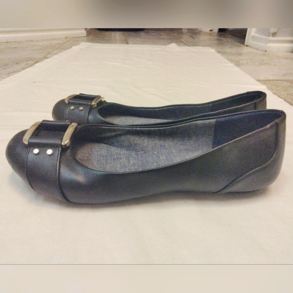Dr Scholl's memory form flats